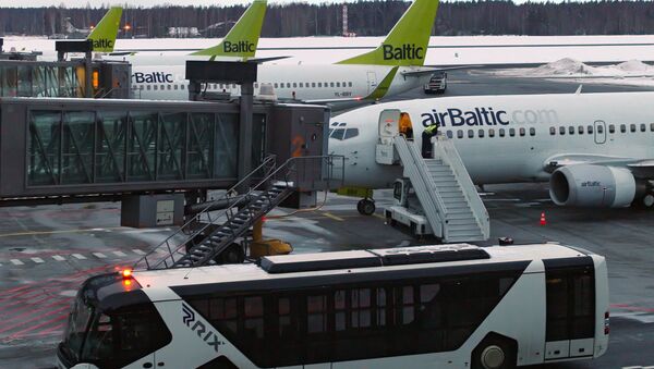 波罗的海航空公司飞机因起落架问题紧急迫降 - 俄罗斯卫星通讯社
