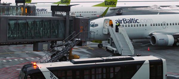 波罗的海航空公司飞机因起落架问题紧急迫降 - 俄罗斯卫星通讯社