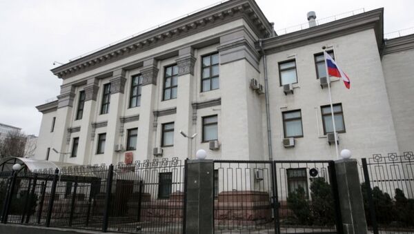 俄驻乌大使馆证实外交团体大楼夜晚遭到袭击 - 俄罗斯卫星通讯社