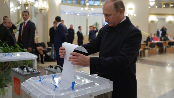 普京来到投票点参加国家杜马议员选举投票 - 俄罗斯卫星通讯社