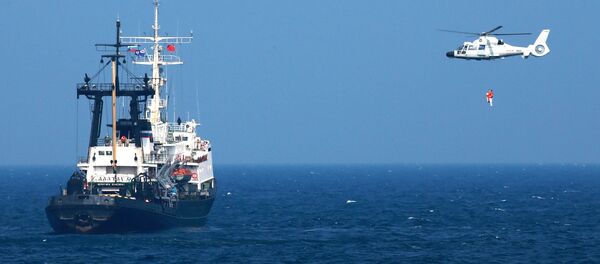 Вертолет китайских ВМС подлетает к российскому кораблю в рамках военных учений Морское взаимодействие-2016 в китайской провинции Гуандун - 俄罗斯卫星通讯社