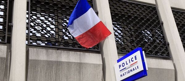 法內政部：法國警方正在搜尋巴黎襲擊案可能幫凶 - 俄羅斯衛星通訊社