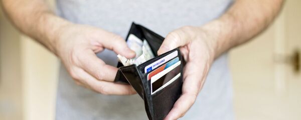 民调：俄罗斯半数公民自认贫困 - 俄罗斯卫星通讯社