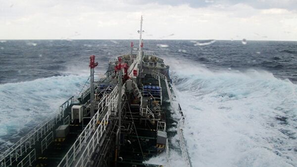 专家：日本山口县下沉油轮所载的氢氧化钠只会危及当地水域 - 俄罗斯卫星通讯社