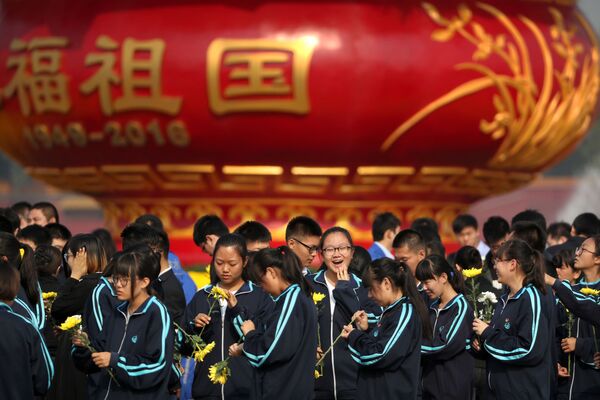 中国的烈士纪念日和国庆节 - 俄罗斯卫星通讯社