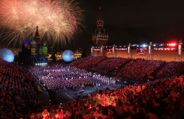 “斯巴斯克塔-2016”國際軍樂節參加者在軍樂節閉幕式上 - 俄羅斯衛星通訊社