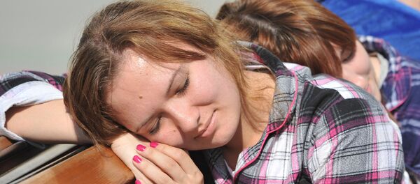 科學家揭示人睡眠時間減少原因 - 俄羅斯衛星通訊社