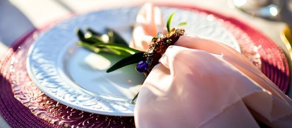 阿联酋男子第一次看到妻子素颜后提出离婚 - 俄罗斯卫星通讯社