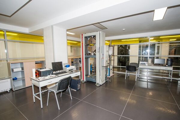 俄学者研发新型玻璃 硬度超钢铁 - 俄罗斯卫星通讯社