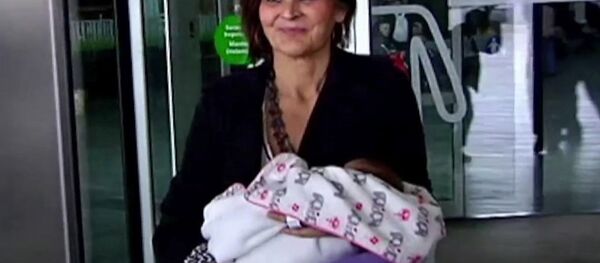 西班牙62歲高齡剖腹產女 - 俄羅斯衛星通訊社