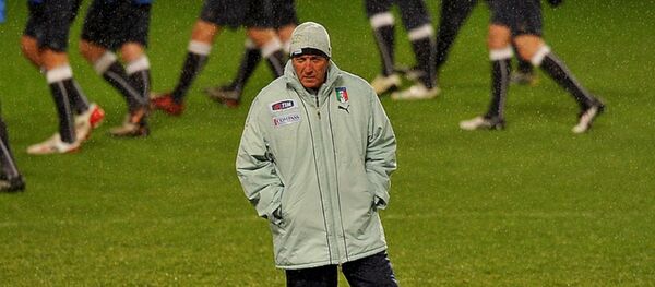 里皮宣布辞去中国国家足球队主教练职务 - 俄罗斯卫星通讯社