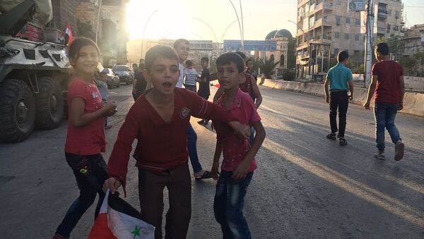 一昼夜内近50名妇孺在俄叙军官护送下离开阿勒颇 - 俄罗斯卫星通讯社