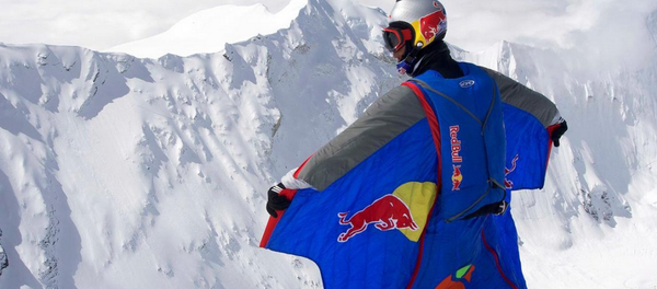 俄羅斯跳傘牛人羅佐夫刷新人類跳傘紀  珠峰7700米跳下 - 俄羅斯衛星通訊社