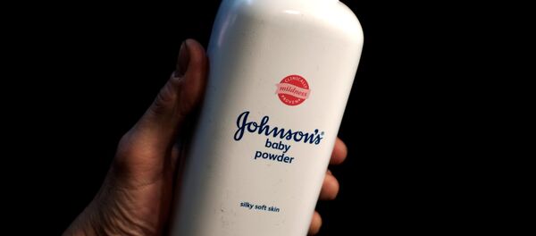 一名患癌症的美国女性获美国强生公司7000万美元赔偿金 - 俄罗斯卫星通讯社