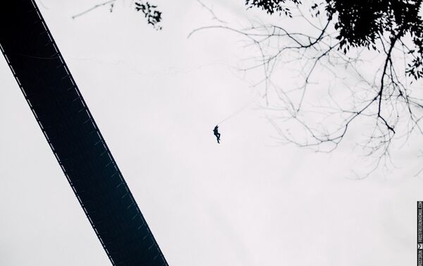 俄蹦極高手 - 俄羅斯衛星通訊社