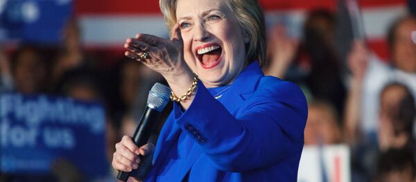 Кандидат в президенты США от демократической партии Хиллари Клинтон во время предвыборного ралли в городе Луисвилл штата Кентукки - 俄罗斯卫星通讯社
