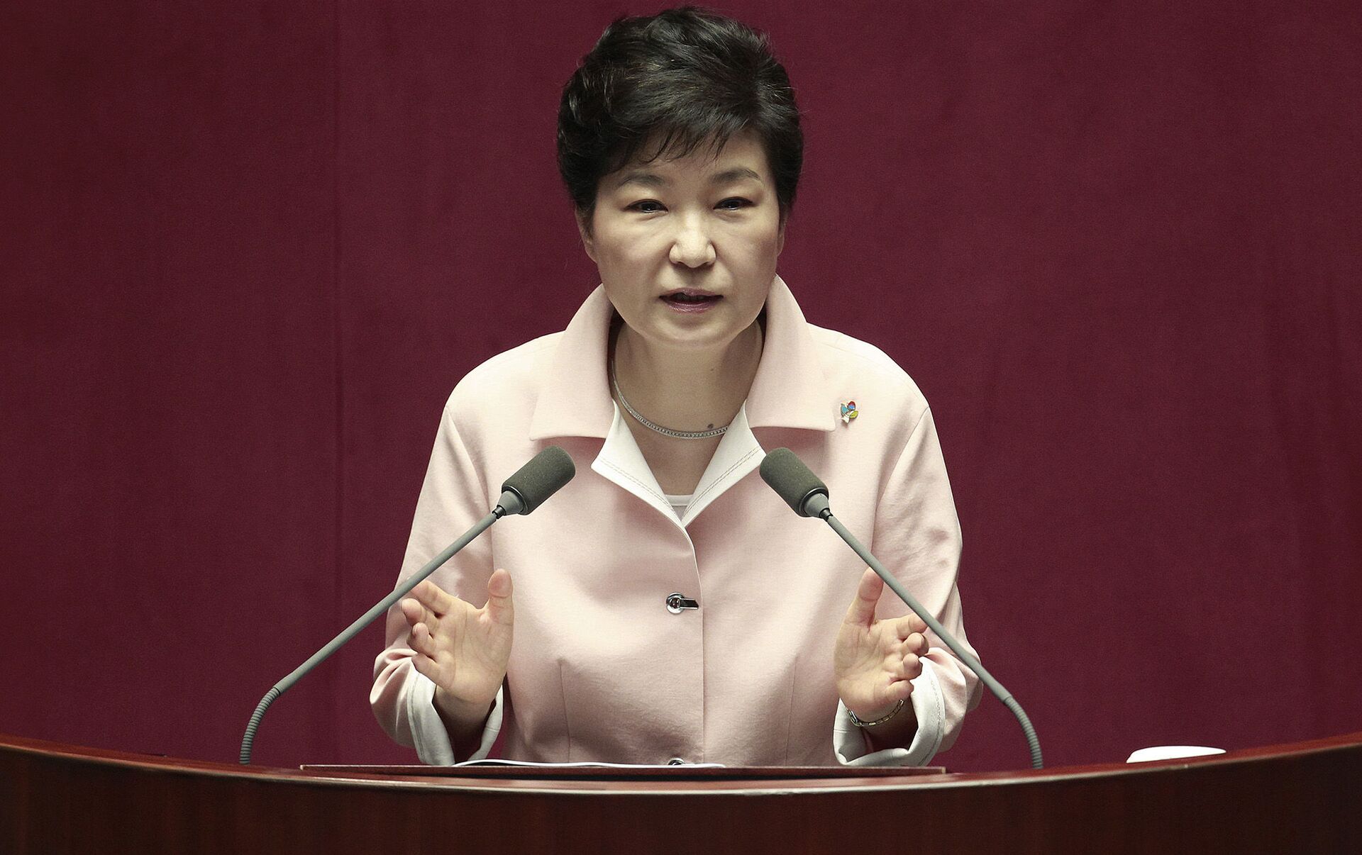 韩国新总统尹锡悦宣誓就职，朴槿惠、文在寅现身会场_哔哩哔哩_bilibili