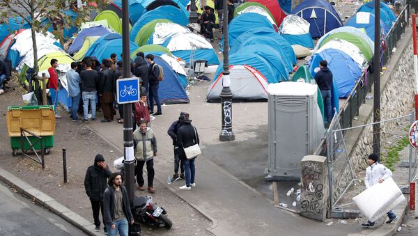 巴黎政府在斯大林格勒地铁站疏散难民 - 俄罗斯卫星通讯社