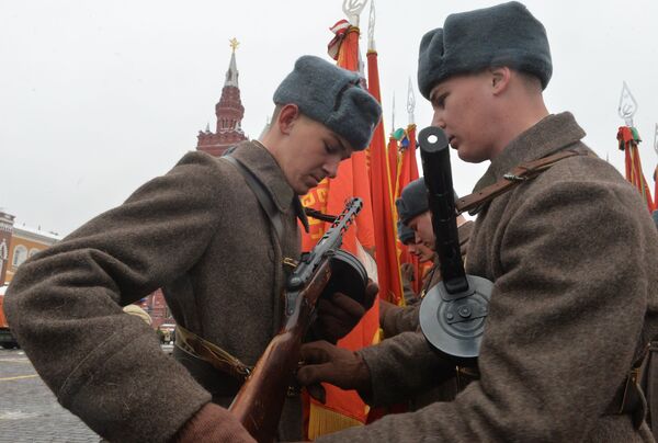 莫斯科举行盛大阅兵式，纪念1941年红场阅兵75周年。 - 俄罗斯卫星通讯社