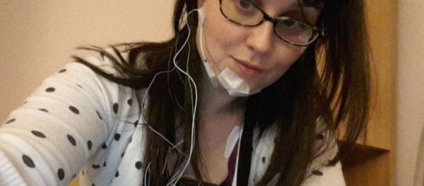 一名加拿大女孩每天睡觉22小时仍觉得疲劳 - 俄罗斯卫星通讯社