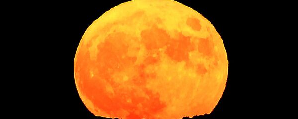 Суперлуние во Франции - 俄罗斯卫星通讯社