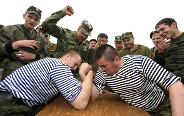 海軍陸戰隊員在周日的軍隊比賽上 - 俄羅斯衛星通訊社
