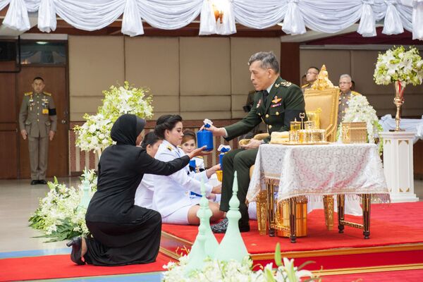 泰国王储玛哈·哇集拉隆功在北大年府为《古兰经》诵经大赛的优胜者颁奖 泰国王储玛哈·哇集拉隆功在北大年府为《古兰经》诵经大赛的优胜者颁奖 - 俄罗斯卫星通讯社