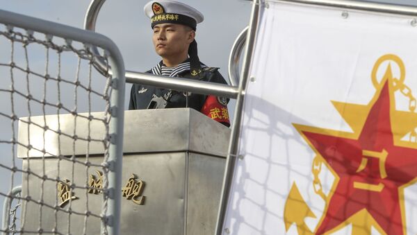 Китайский моряк на фрегате ВМС Китая в Сан-Диего - 俄罗斯卫星通讯社