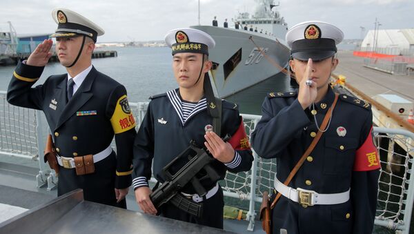 Китайские моряки на фрегате ВМС Китая в порту Сан-Диего в Калифорнии - 俄羅斯衛星通訊社