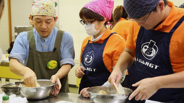 快節奏生活催生精細化服務：“上門做飯”為何興起並廣受歡迎？ - 俄羅斯衛星通訊社