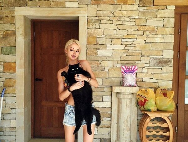 俄罗斯芭比娃娃 俄罗斯芭比娃娃 - 俄罗斯卫星通讯社