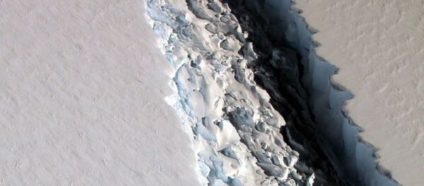 美國國家航天局在南極洲發現長度為一百千米的裂縫 美國國家航天局在南極洲發現長度為一百千米的裂縫 - 俄羅斯衛星通訊社