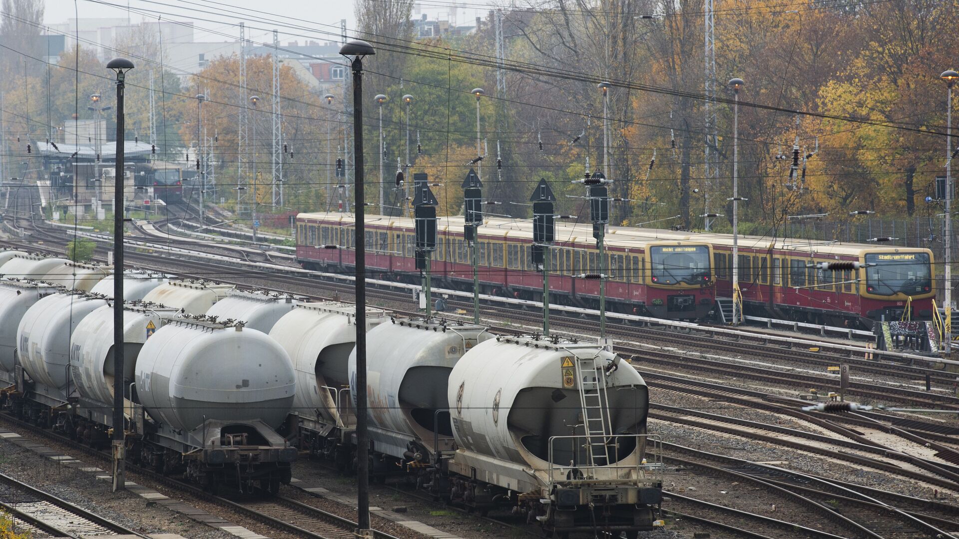 媒体：德国铁路公司停止向基辅免费运输人道主义援助物资 - 俄罗斯卫星通讯社, 1920, 11.03.2023