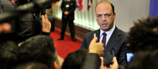 安杰利诺•阿尔法诺 安杰利诺•阿尔法诺 - 俄罗斯卫星通讯社