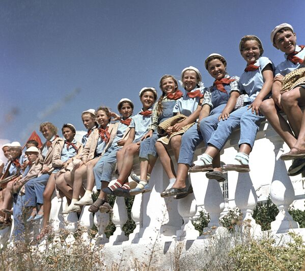 参加全苏“阿尔捷克”少先队夏令营的学生，1963年。 - 俄罗斯卫星通讯社