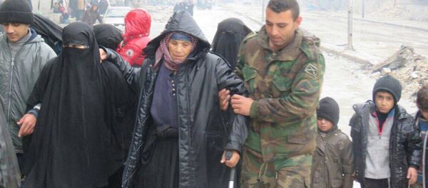 阿勒頗停戰中心代表:“人們像迎接英雄一樣迎接敘利亞軍人們” 阿勒頗停戰中心代表:“人們像迎接英雄一樣迎接敘利亞軍人們” - 俄羅斯衛星通訊社