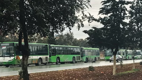 武裝分子焚燒用於疏散敘利亞平民的7輛汽車 - 俄羅斯衛星通訊社
