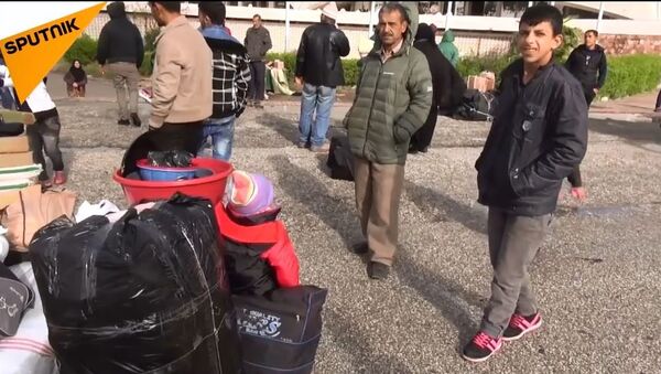 叙利亚人离开难民营并返回已被解放的阿勒颇 - 俄罗斯卫星通讯社