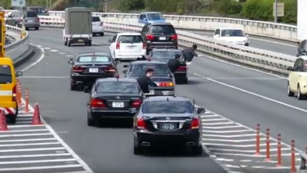日本首相的车怎么走都对 - 俄罗斯卫星通讯社