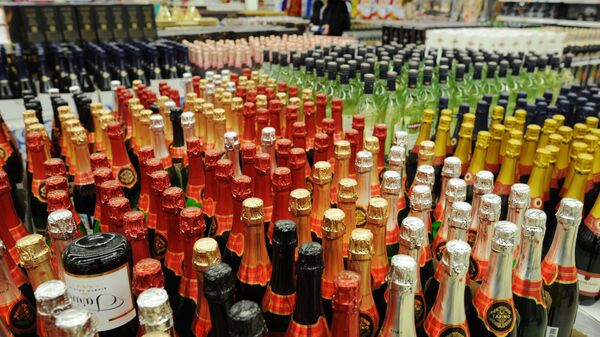俄農產品出口發展中心： 2025 年上半年中國從俄羅斯進口的起泡酒增加27倍至26.2萬升 - 俄羅斯衛星通訊社