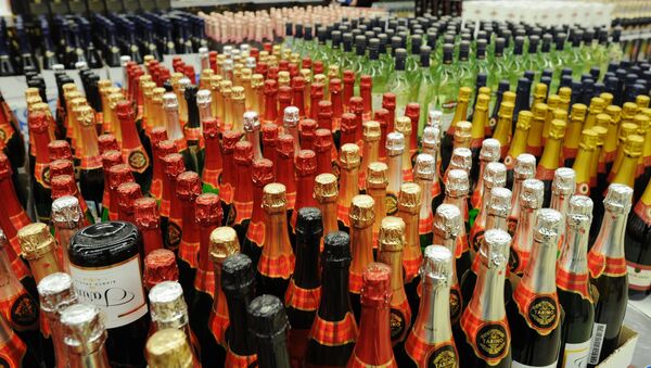 普京责成严格管控酒精类产品生产和流通规则 - 俄罗斯卫星通讯社