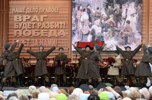 蘇軍亞歷山德羅夫紅旗歌舞團演出 - 俄羅斯衛星通訊社