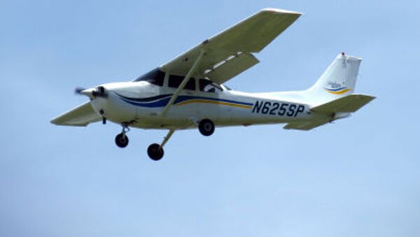 Легкомоторный самолет модели Cessna 172 - 俄罗斯卫星通讯社