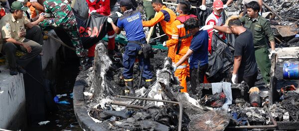 媒体：印尼警方逮捕起火渡轮船长 - 俄罗斯卫星通讯社