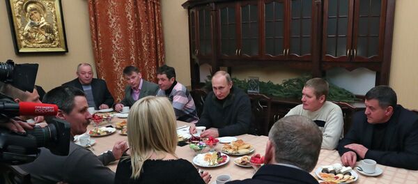 普京對大諾夫哥羅德漁民說今年將比去年好 - 俄羅斯衛星通訊社