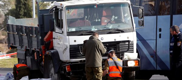 医务人员：耶路撒冷卡车撞人事件死者涨至4人 - 俄罗斯卫星通讯社