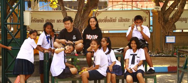 泰國大中學生被禁止擁抱和接吻 - 俄羅斯衛星通訊社