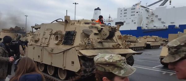 美国坦克在德卸货(视频) 美国坦克在德卸货(视频) - 俄罗斯卫星通讯社