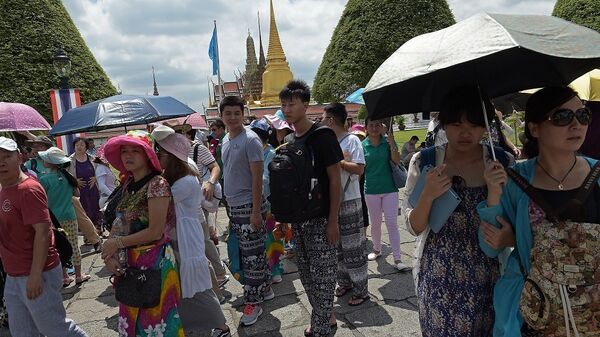 今起泰國對中國遊客實施5個月免簽，泰國總理親自迎接中國遊客 - 俄羅斯衛星通訊社