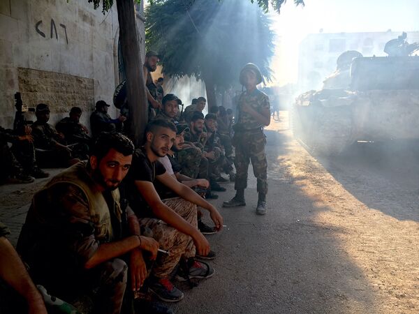 敘利亞軍隊戰士進攻敘利亞城市阿勒頗的西南部 - 俄羅斯衛星通訊社